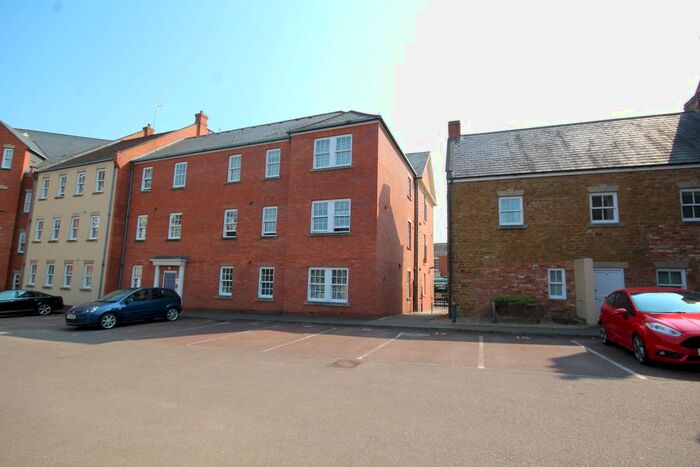 2 Bedroom Flat To Rent In Warwick Road, Banbury, OX16