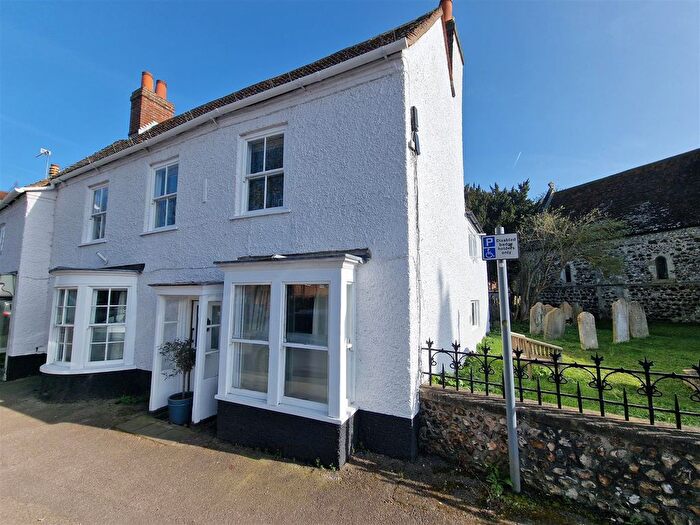 2 Bedroom Flat For Sale In High Street, Ripley, GU23