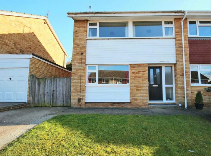 3 Bedroom Semi-Detached House To Rent In Glendale, Swanley, Kent, BR8