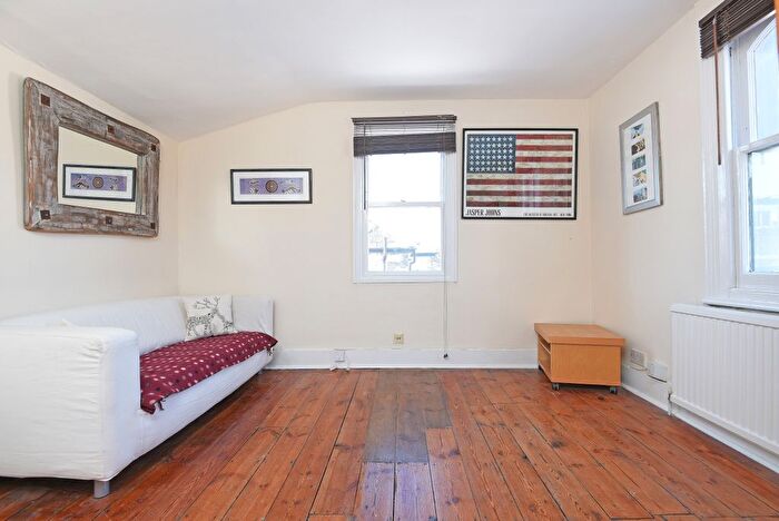 1 Bedroom Property To Rent In Honeywell Road, Battersea, London, SW11