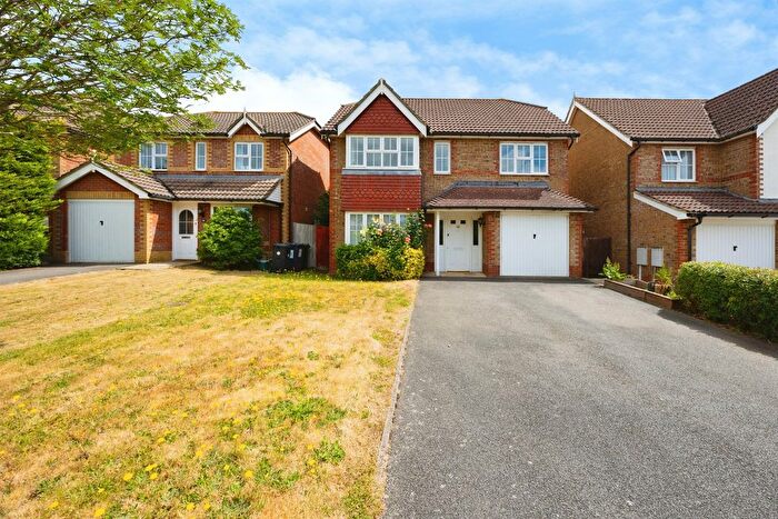 4 Bedroom Detached House For Sale In John Dutton Way, Kennington, Ashford, TN24