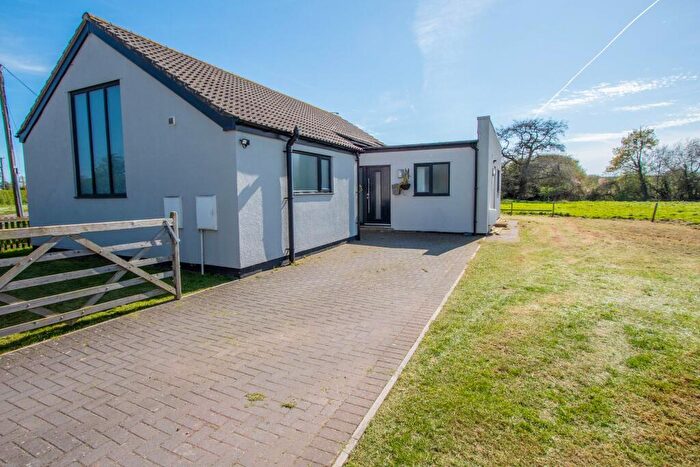 3 Bedroom Detached Bungalow For Sale In Station Road, Broadclyst, EX5