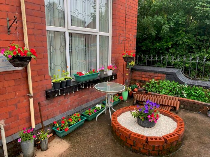 6 Bedroom Terraced House To Rent In Plodder Lane, Bolton, BL4