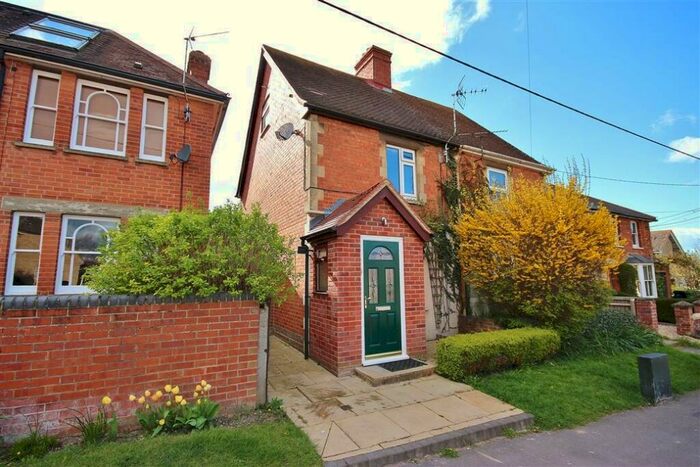 3 Bedroom Semi-Detached House To Rent In Lark Hill, Wantage, Oxfordshire, OX12