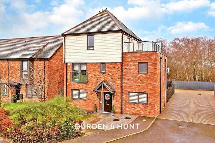 5 Bedroom Detached House For Sale In Park View, Chigwell, IG7