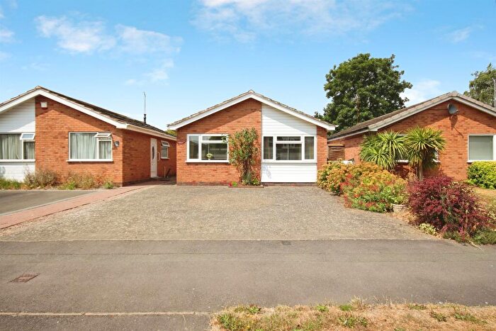 2 Bedroom Detached House For Sale In Woodloes Avenue South, Warwick, CV34