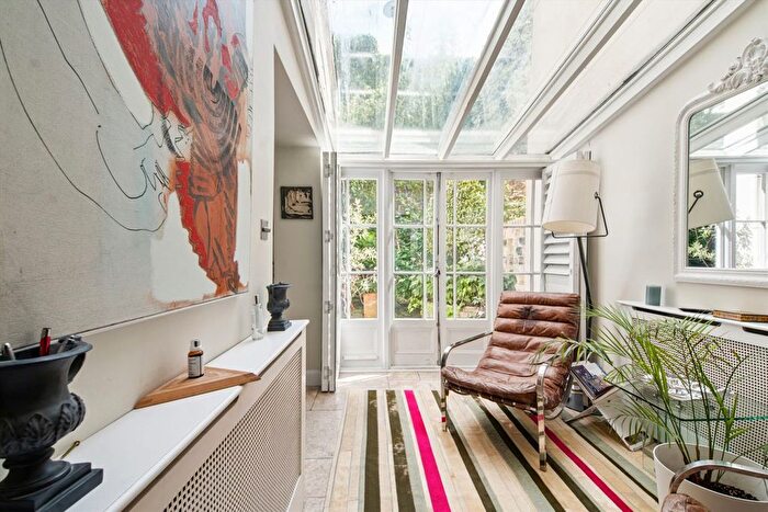 2 Bedroom Flat To Rent In Clarendon Gardens, Little Venice, W9