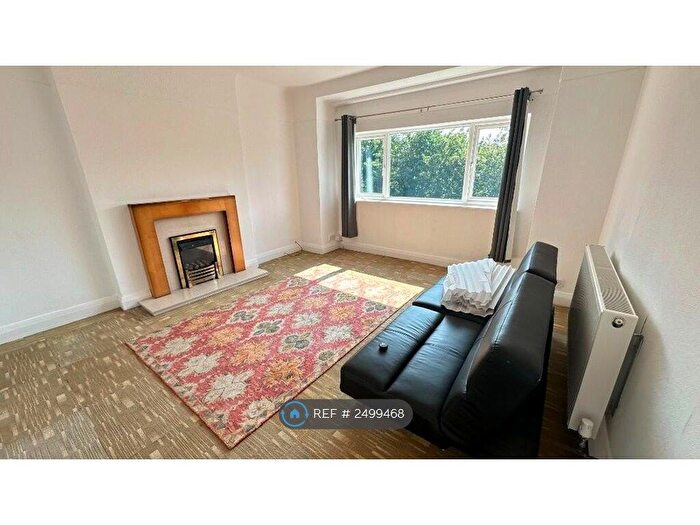 2 Bedroom Flat To Rent In Ludlow Drive, West Kirby, Wirral, CH48