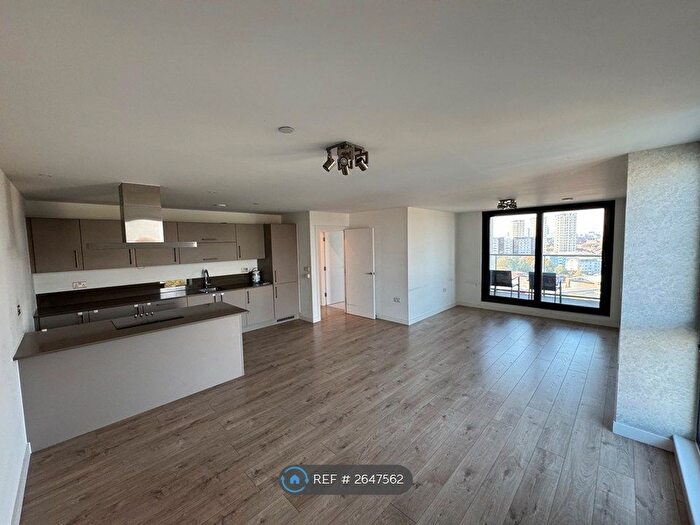 3 Bedroom Flat To Rent In Rotherhithe New Road, London, SE16