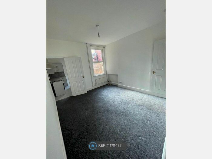 3 Bedroom Terraced House To Rent In Bakewell Street, Leicester, LE2