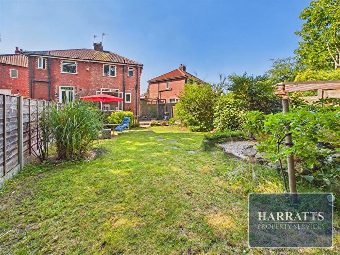 2 Bedroom Semi-Detached House For Sale In Forbes Road, Stockport, SK1