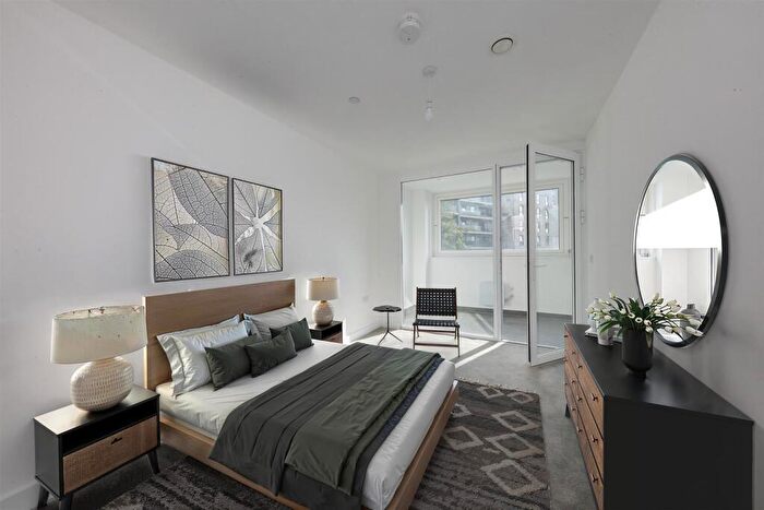 3 Bedroom Apartment For Sale In Escapade Place, Blackwall, London, E14