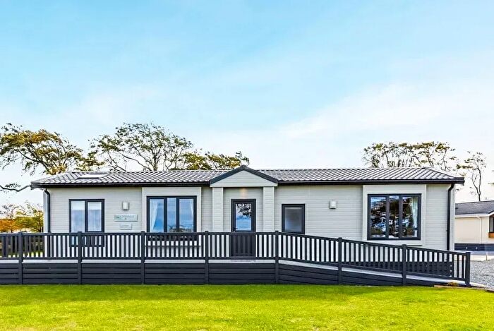 2 Bedroom Lodge For Sale In Lea - Pemberton Lyndale, St Andrews, KY16