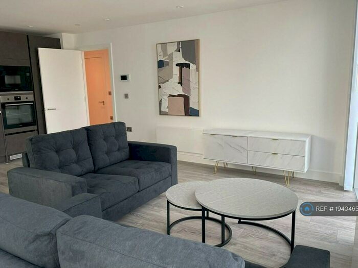 2 Bedroom Flat To Rent In Silvercroft Street, Manchester, M15