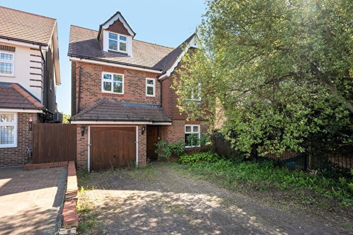 5 Bedroom Detached House To Rent In Fauna Close, Stanmore, HA7