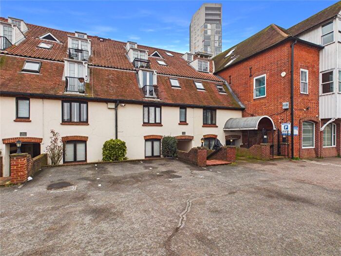 2 Bedroom Flat For Sale In Dock Street, Ipswich, Suffolk, IP2