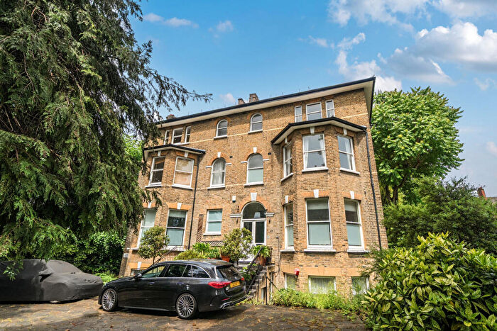 1 Bedroom Apartment For Sale In Eltham Road, Lee, SE12