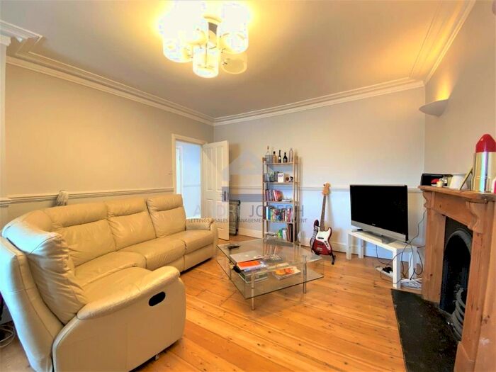 2 Bedroom Flat To Rent In Tierney Road, Streatham, London, SW2