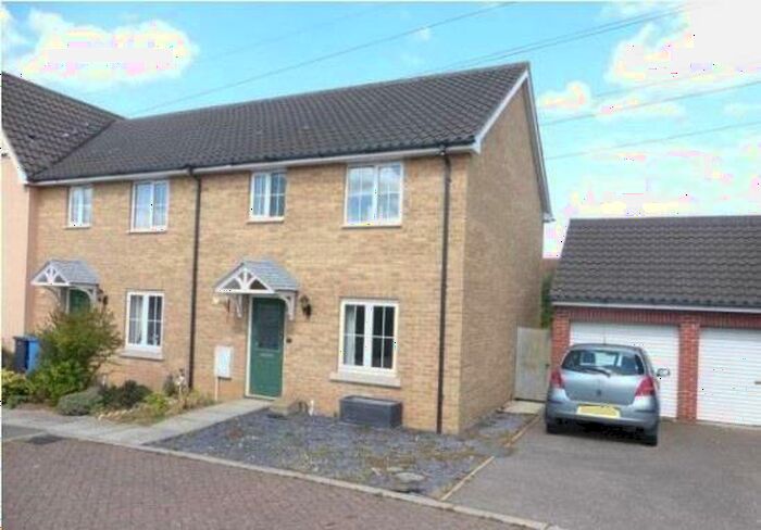 4 Bedroom Semi-Detached House To Rent In Fresher Mews, Norwich, NR5