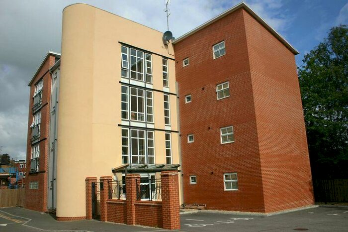 2 Bedroom Flat To Rent In Callingham Court Beaconsfield, HP9