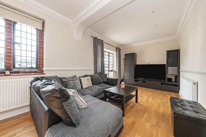 2 Bedroom Flat To Rent In Convent Court, Hatch Lane, Windsor, Windsor And Maidenhead, SL4
