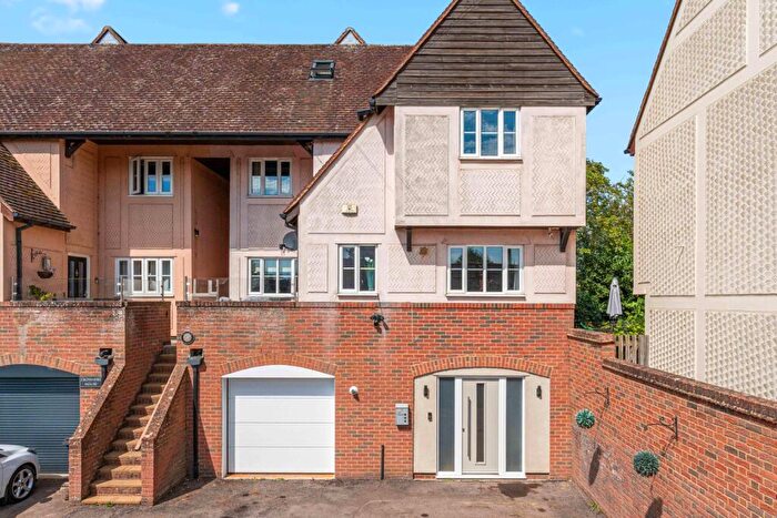 5 Bedroom Link Detached House For Sale In High Street, Newport, Saffron Walden, Essex, CB11