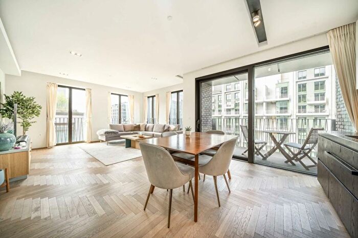 3 Bedroom Flat To Rent In Lewis Cubitt Walk, London, N1C