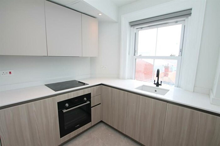 1 Bedroom Flat To Rent In Kings Road, Brighton, BN1