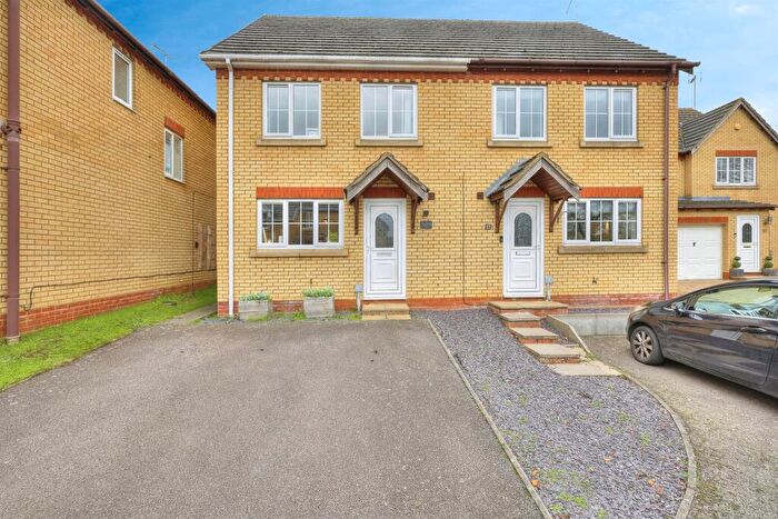 3 Bedroom Semi Detached House For Sale In Fitzwilliam Leys, Higham Ferrers, NN10