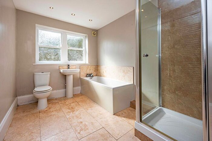2 Bedroom Apartment To Rent In Park Drive, Ashley House Park Drive, NG7