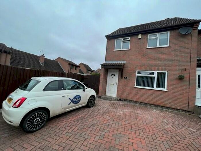3 Bedroom Semi-Detached House To Rent In Grafton Road, Burton-on-Trent, DE15