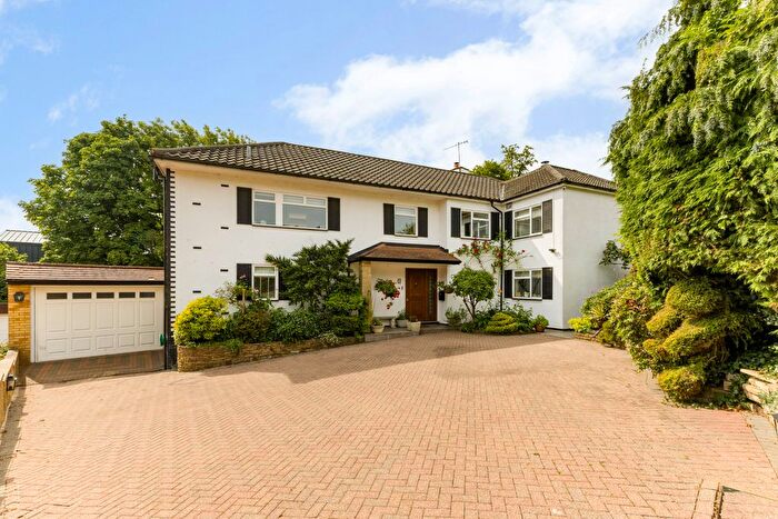 5 Bedroom Detached House For Sale In Spring Lake, Stanmore, HA7