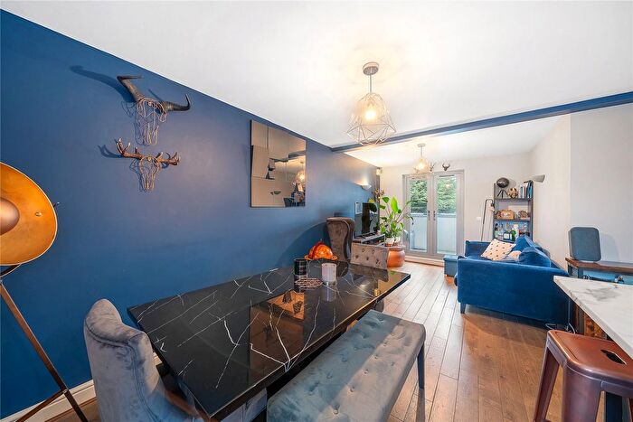 2 Bedroom Flat For Sale In Criterion Mews, London, SE24