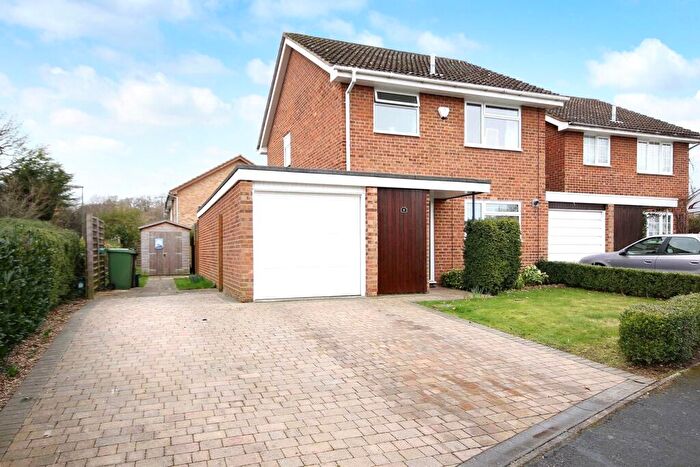 3 Bedroom Detached House For Sale In Knightswood, Woking, Surrey, GU21