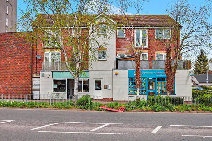 2 Bedroom Apartment For Sale In Station Road, Broxbourne, EN10