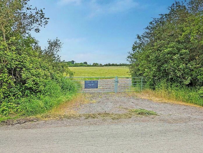 Land For Sale In Whitwick Green Road, Thurleigh, Bedford, MK44