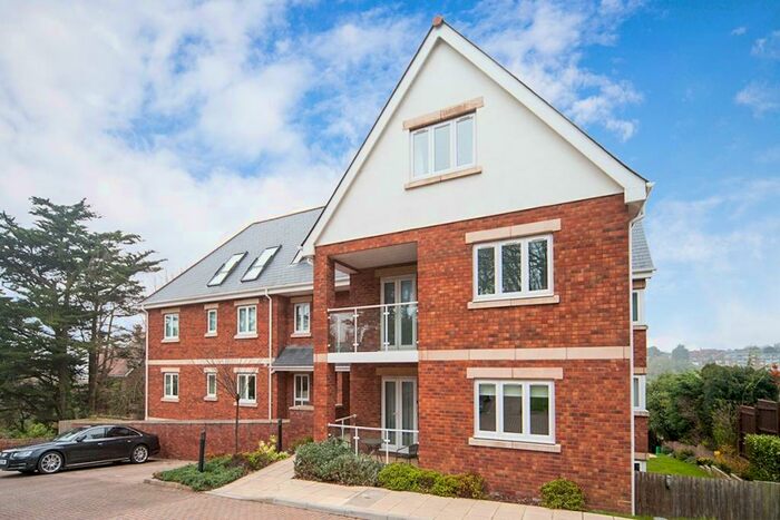 2 Bedroom Flat To Rent In Foxholes Hill, Exmouth, Devon, EX8
