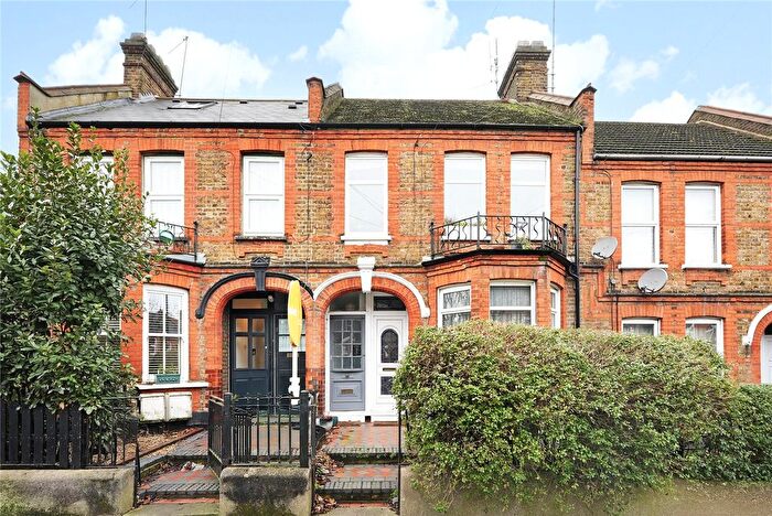 2 Bedroom Flat To Rent In Mersey Road, Walthamstow, London, E17
