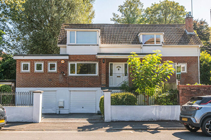 5 Bedroom Detached House For Sale In Ray Park Road, Maidenhead, Berkshire, SL6