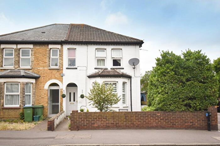 2 Bedroom Maisonette For Sale In Terrace Road, Walton-on-Thames, KT12