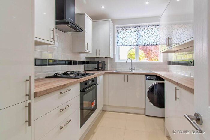 2 Bedroom Flat For Sale In Malvern Close, Addington Road, Reading, RG1