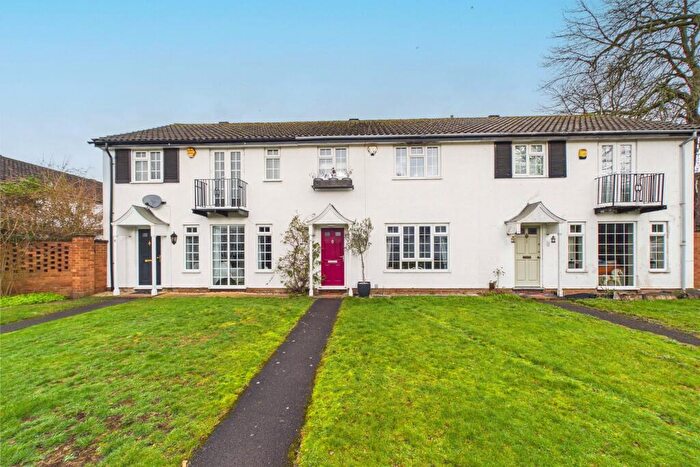 3 Bedroom Terraced House For Sale In Hollins Walk, Reading, Berkshire, RG30