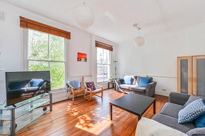 4 Bedroom Flat For Sale In St Johns Hill, Clapham Junction, London, SW11