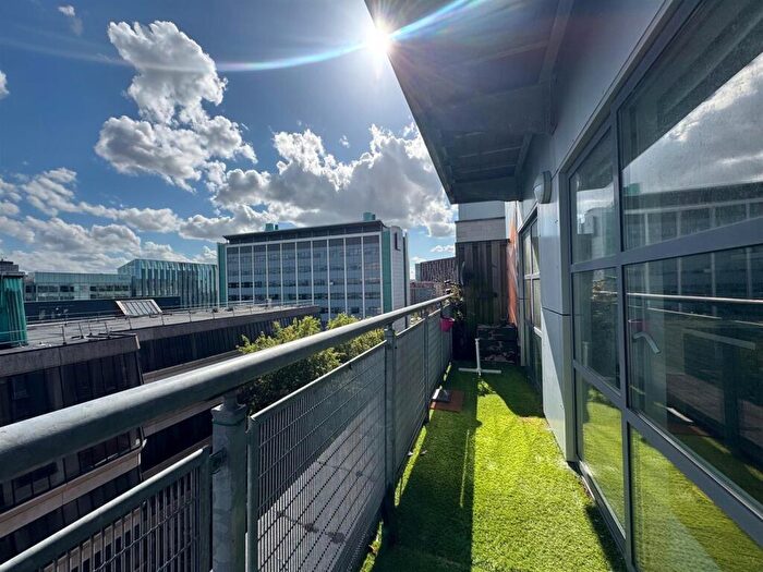 2 Bedroom Duplex To Rent In The Qaudrangle, Lower Ormond Street, Manchester, M1