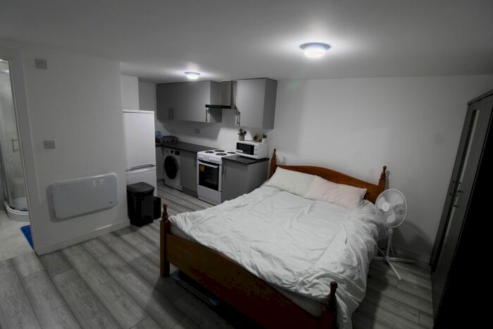 Studio To Rent In Windsor Avenue, Uxbridge, UB10