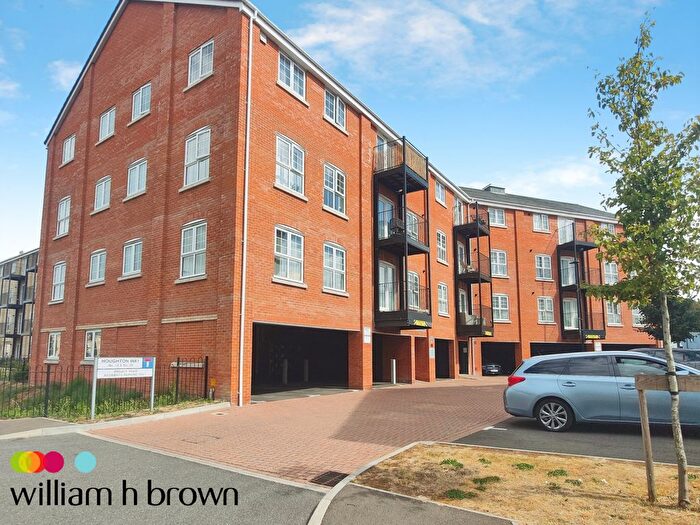 2 Bedroom Flat To Rent In Houghton Way, Bury St. Edmunds, IP33