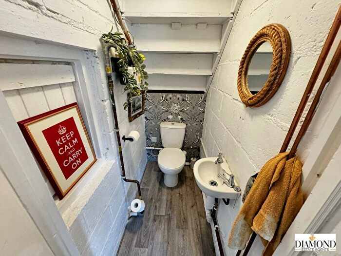 2 Bedroom Terraced House For Sale In Broad Lane, Tiverton, Devon, EX16