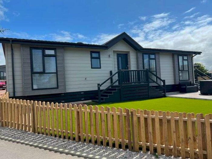 2 Bedroom Property For Sale In Valley View, Sunnyside Park, TR8