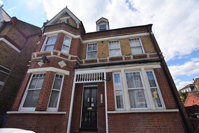 1 Bedroom Flat To Rent In Wickham Road, BR3