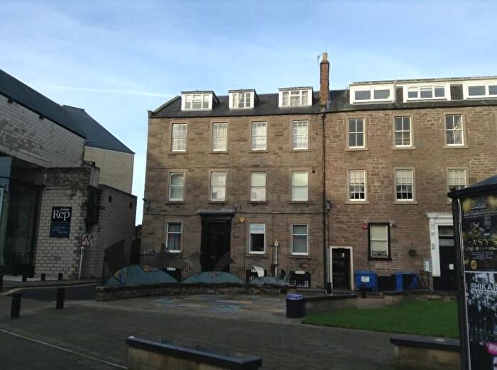 6 Bedroom Flat To Rent In Tay Square, Dundee, DD1